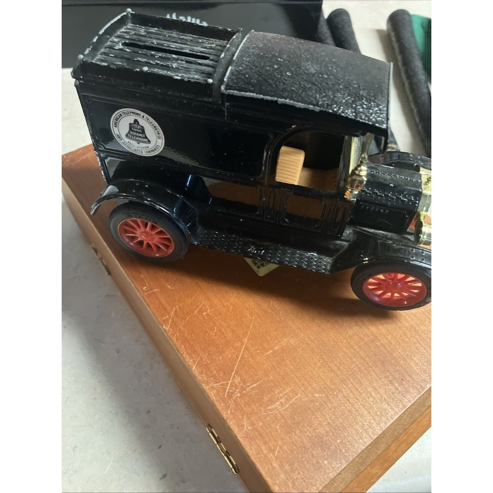 ERTL Ford 1913 model T Van